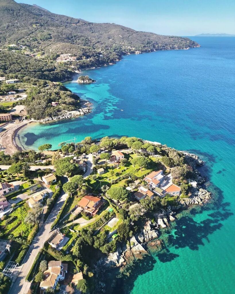 isoladelbaapp's tweet photo. Le #spiagge di #procchio, #spartaia e la #paolina #elba viste dall'alto nello scatto di @fratesti_elba
Continuate a taggare le vostre foto con #isoladelbaapp il tag delle vostre #vacanze all'#isoladelba https://t.co/iy3hN0tHTG