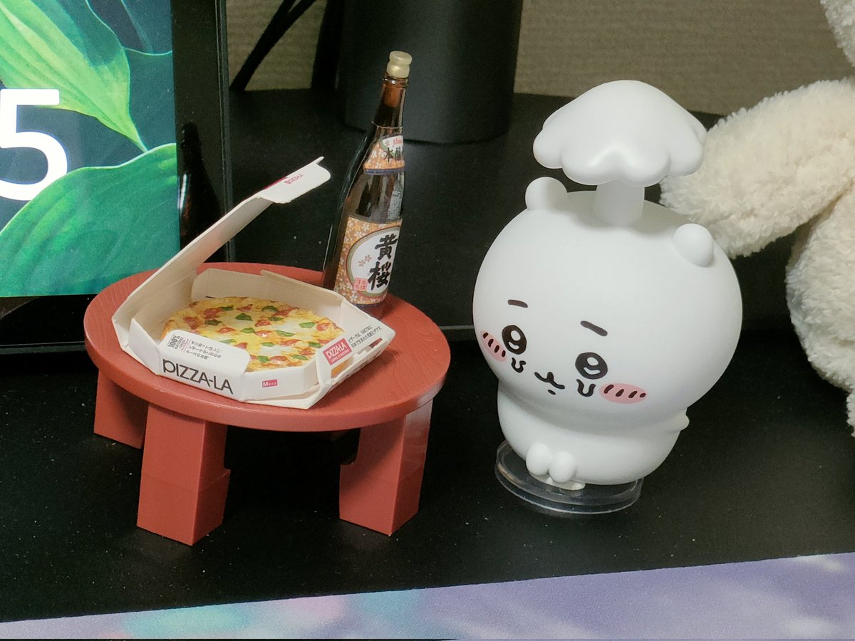 百均でちょこちょこと
王冠はレジン製で重い 