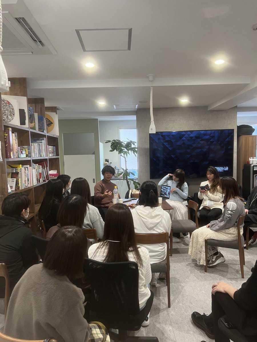 ush493GWlxD2waw's tweet image. 雰囲気の写真載せれてなかったのでまた投稿します笑笑
とても話しやすい人ばっかりで
楽しかった！
僕もたくさんの方の人生というタネに水を注いで咲かせられるような人になります！
 #フリトモ
#WEBデザイナー
#ウェブフリ 
#駆け出しエンジニアさんと繋がりたい
#案件獲得頑張るぞ