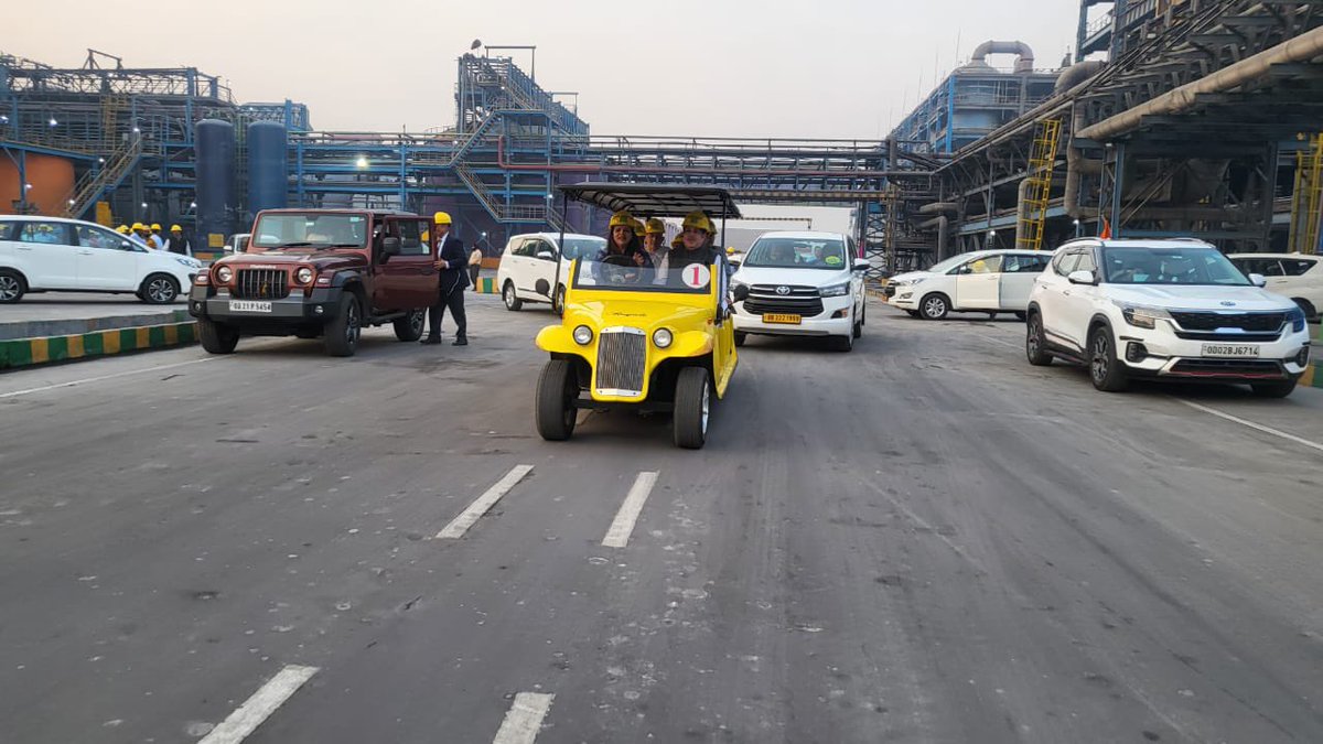 drusawasthi's tweet photo. Board of directors of IFFCO visiting the IFFCO Paradeep Unit. Complete operations of the plant was explained by Sh. @kjpatelparadeep, Unit Head to everyone. Sh. @Dileep_Sanghani ji, Chairman was also present during the entire visit. https://t.co/ixvQIcobZs