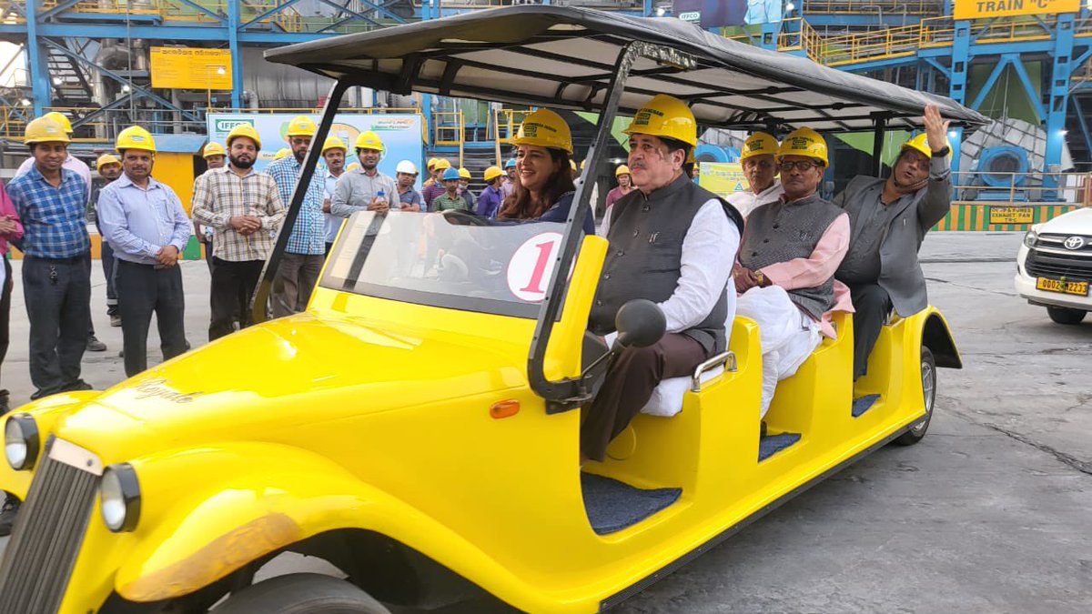 drusawasthi's tweet photo. Board of directors of IFFCO visiting the IFFCO Paradeep Unit. Complete operations of the plant was explained by Sh. @kjpatelparadeep, Unit Head to everyone. Sh. @Dileep_Sanghani ji, Chairman was also present during the entire visit. https://t.co/ixvQIcobZs