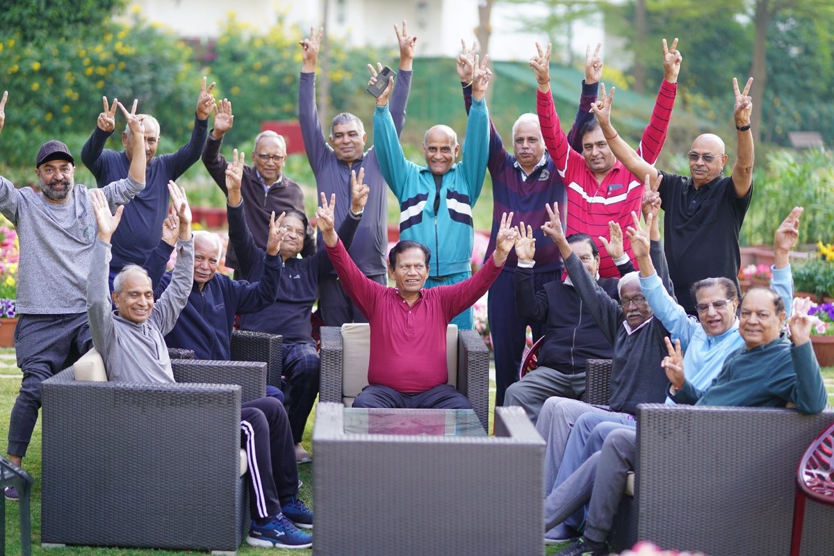Glimpses from today's Flower Show at Central Park Resorts. Life is a bliss here and new moments are created every day for the residents. 

#FlowerShow #SohnaRoad #HappyResidents
