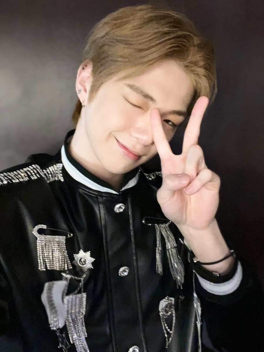 왕자님에서초깜찍아기공주로변하다니..