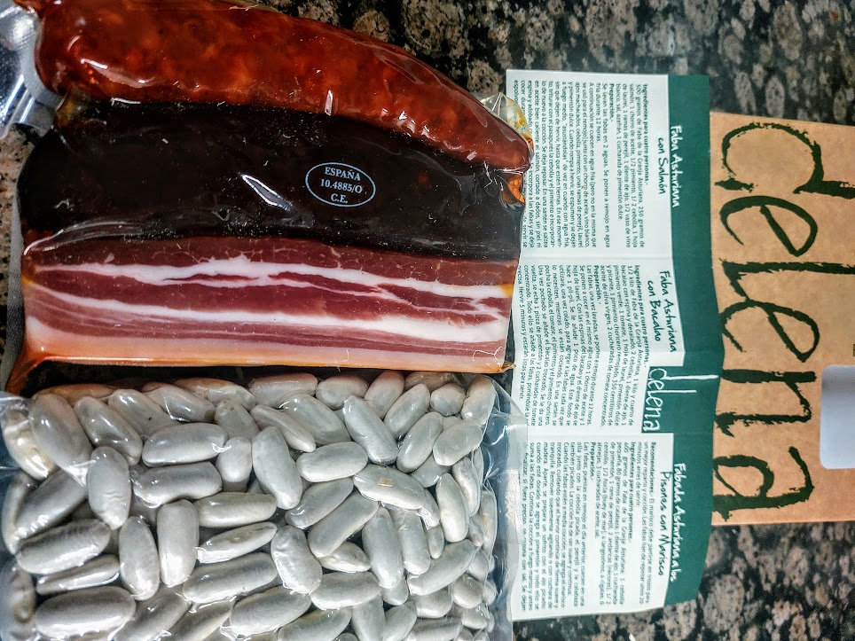 Hoy 4/3 #DíaMundialDeLaFabada #FabadaDay por <a href="/Nacho_Sandoval/">Nacho Sandoval</a>
Se donarán 200 raciones #FabadaSolidaria a comedores sociales Madrid

Lo celebro con #Vídeo
Fabada Asturiana
youtube.com/watch?v=65Kchj…

<a href="/PagosdelRey/">Pagos del Rey</a> @Aytoviedo
 <a href="/alimentosastur/">Alimentos del Paraíso (Cuenta Oficial)</a> <a href="/FabaAsturiana/">Faba Asturiana IGP</a> 
 #moscovitas 
#fabadaday2023