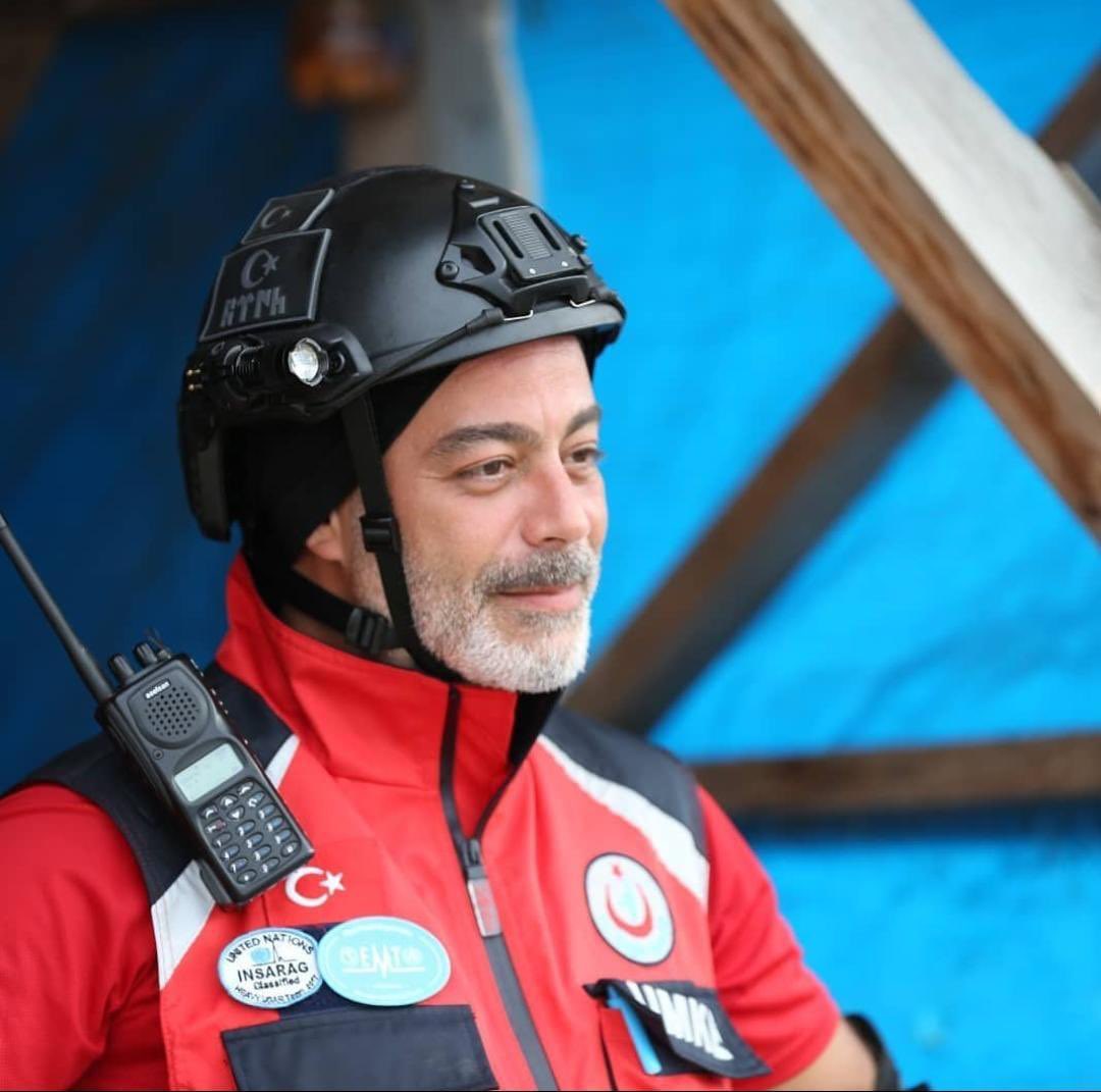 Yol arkadaşımız Ankara UMKE sorumlusu, değerli kardeşimiz Dr. Ahmet Umut Karadeniz geçirdiği kalp krizi sonucu hayatını kaybetti. Dr. Ahmet’e Allah’tan rahmet; ailesine ve camiamıza başsağlığı diliyorum. Mekânı cennet olsun.