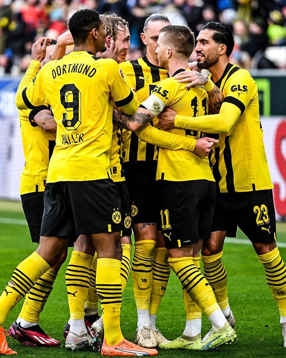 Brilamedia's tweet photo. BUNDESLIGA #FANSCORNER

Do you think we can have a new champion in the Bundesliga this Season?

Borussia Dortmund defeated RB Leipzig 2-1 to claim their 10th win in as many games this year and go top in the Bundesliga for at least a day. https://t.co/9EMRx2i323