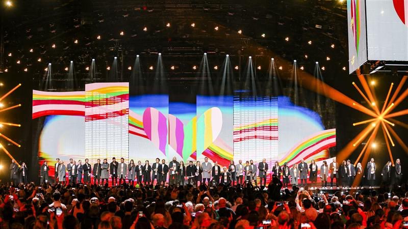 Les EnfoirĂ©s (@enfoires) on Twitter photo Merci infiniment pour votre soutien đ«¶
8,1 millions de téléspectateurs hier soir devant les #Enfoires2023.
La collecte nationale des <a href="/restosducoeur/">Les Restos du Coeur</a> continue en magasin aujourdâhui et demain. Le CD et DVD du spectacle est disponible dĂšs aujourdâhui
âĄïž lesenfoires.lnk.to/2023Enfoiresun⊠Merci infiniment pour votre soutien đ«¶
8,1 millions de téléspectateurs hier soir devant les #Enfoires2023.
La collecte nationale des <a href="/restosducoeur/">Les Restos du Coeur</a> continue en magasin aujourdâhui et demain. Le CD et DVD du spectacle est disponible dĂšs aujourdâhui
âĄïž lesenfoires.lnk.to/2023EnfoiresunâŠ