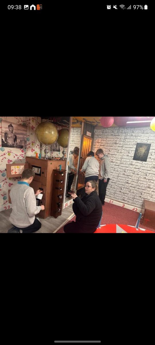 Sevenhills___'s tweet photo. Our reading superstars were rewarded with a trip to the escape rooms, students enjoyed working as a team to escape #SEVvalues #responsibility #reading https://t.co/nYNmnGPnXZ