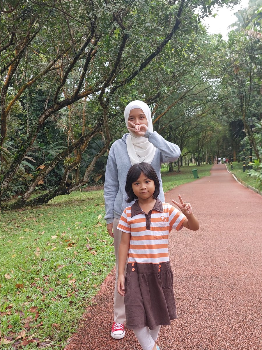 edania's tweet photo. Hari ni healing kat sini..sangat tenang dan ada nature vibe. Otw balik nampak Condo Hong-Kong tu. Best sape duk situ boleh lepak2 kat tasik permaisuri ni. Memang best sangat sebab tenang je kawasan tu https://t.co/SeYHiV9enw