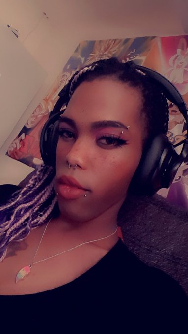 2 pic. Hey did anyone order a BBC GF? https://t.co/2obB40CDlW