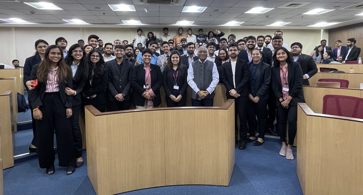 paritoshbasu's tweet image. Have just completed delivering a full course on #BlockchainTechnolgy for students of @NMIMS MBA-Digital Transformation. It is always a pleasure to share a photo frame with students.