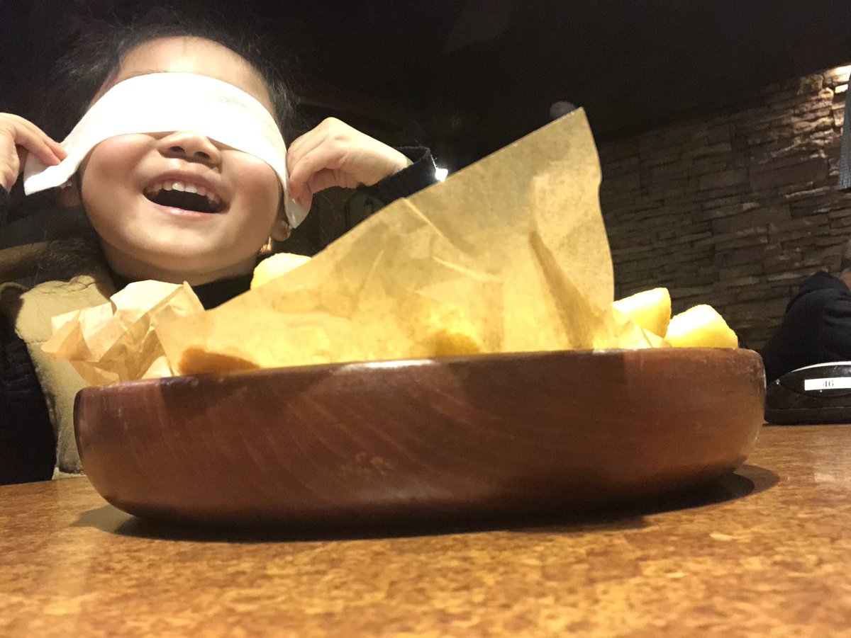 family dinner🤣🤣🤣
ポテト好きやなぁ🤣

ふざけすぎ...😒