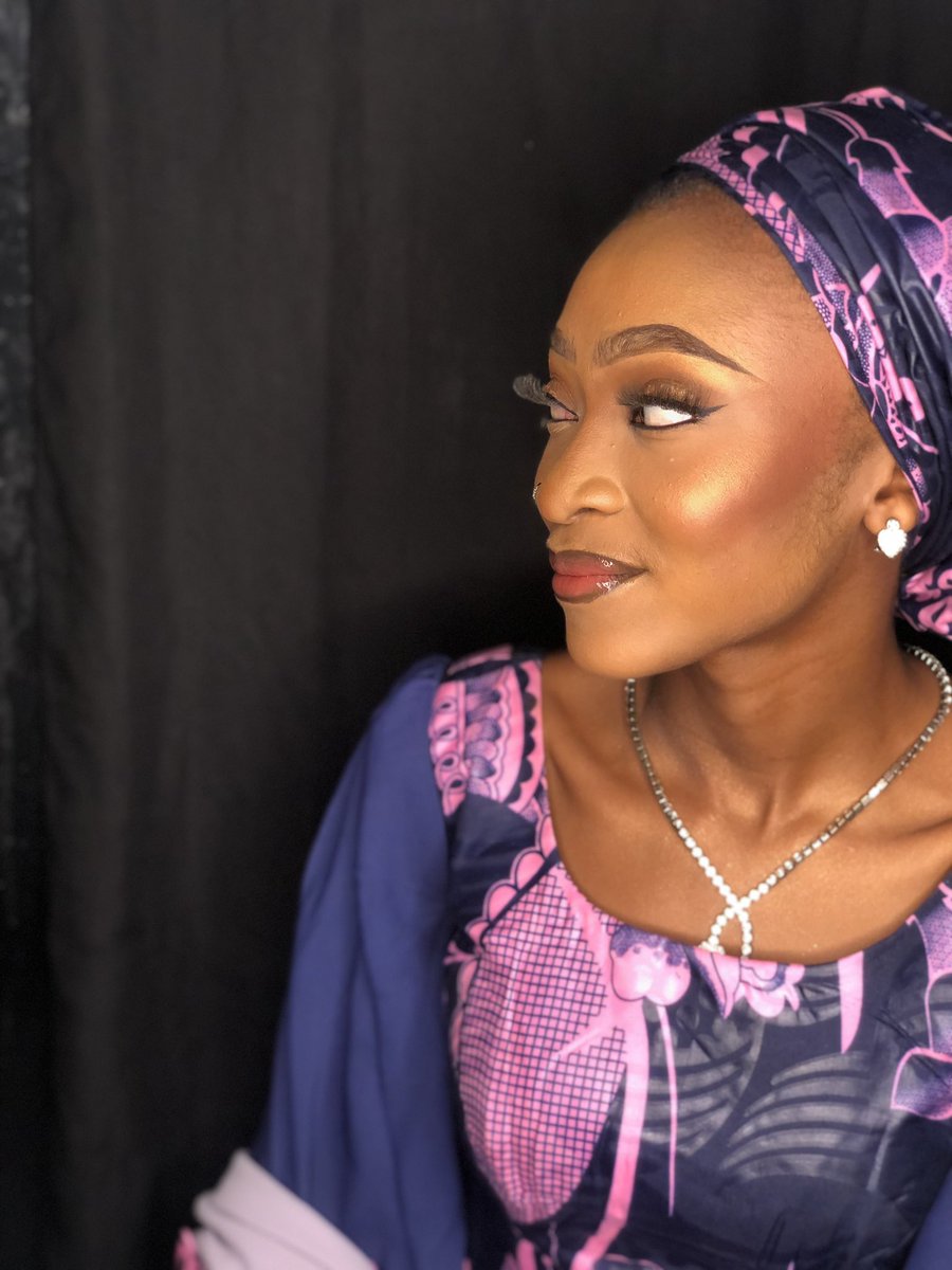 ___Aishatoo's tweet image. In frame: @__Khoobsurat 
MUA: @YaqubUmmu 
Photographed by: @___Aishatoo 
Location: Sulaiman hall 
Dear Abusites retweet and come for your makeup 💄 
I promise to give you good pictures ☺️
#zeroEdit❌
#PhonePhotography