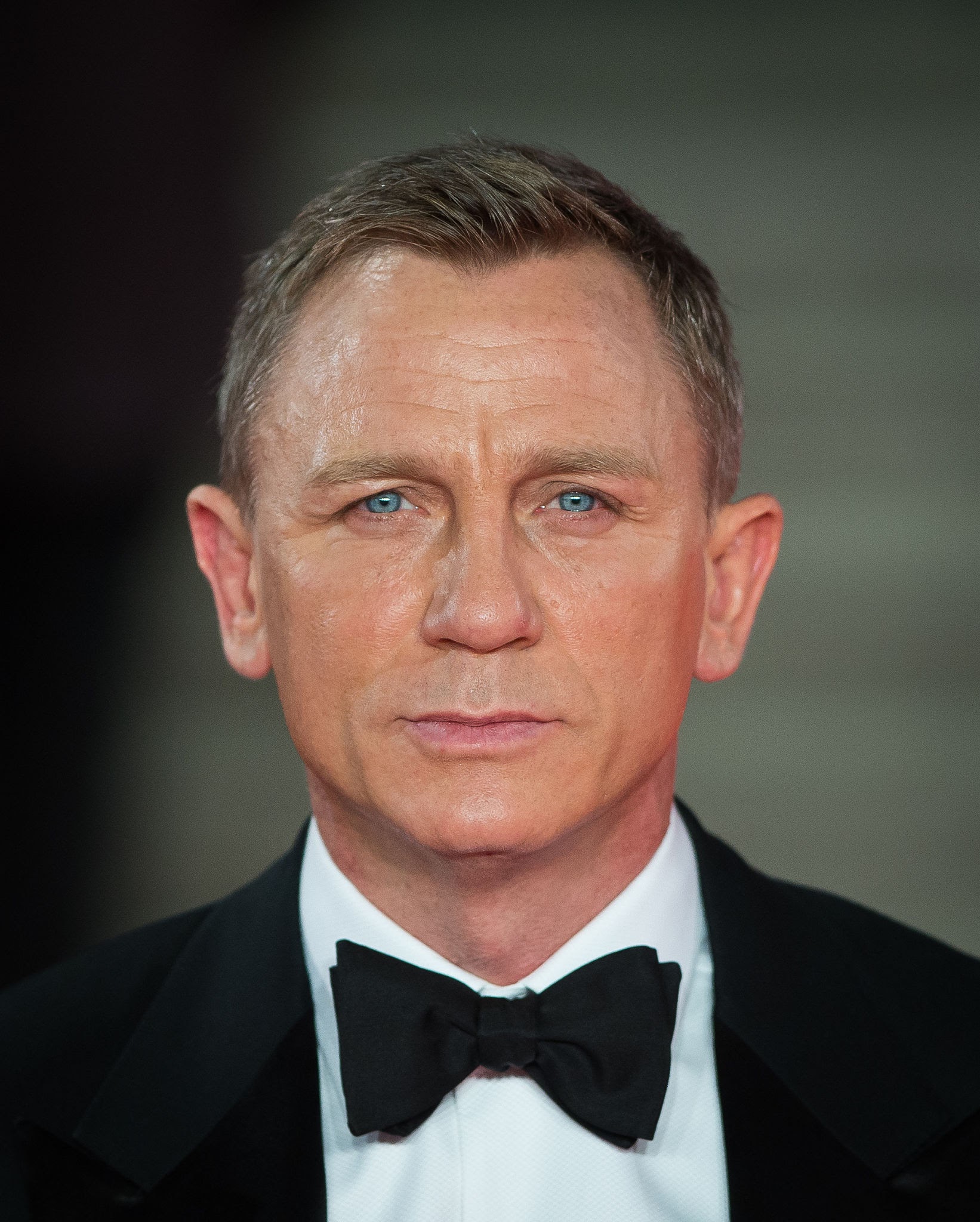 1.  Happy Belated 45th Birthday to Donovan Patton! 
2. Happy Belated 55th Birthday to Daniel Craig! 