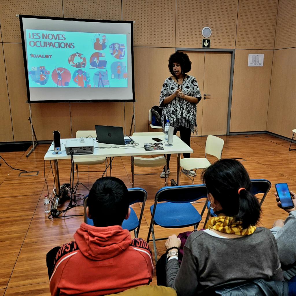 ugtvallesocc's tweet photo. Últim dia per acompanyar-nos en #SBDFiraPro! Avui xerrada de les companyes @avalotcat "Noves Professions". 
Assessorament laboral, acompanyament formatiu, sessions formatives..i t'ho perdràs?
T' esperem fins les 14h🙃
@ugtcatalunya
@RMB_UGTcat @ugtficat @FeSMC_ugt_cat @UGT_SP_CAT https://t.co/c9csn10v7V
