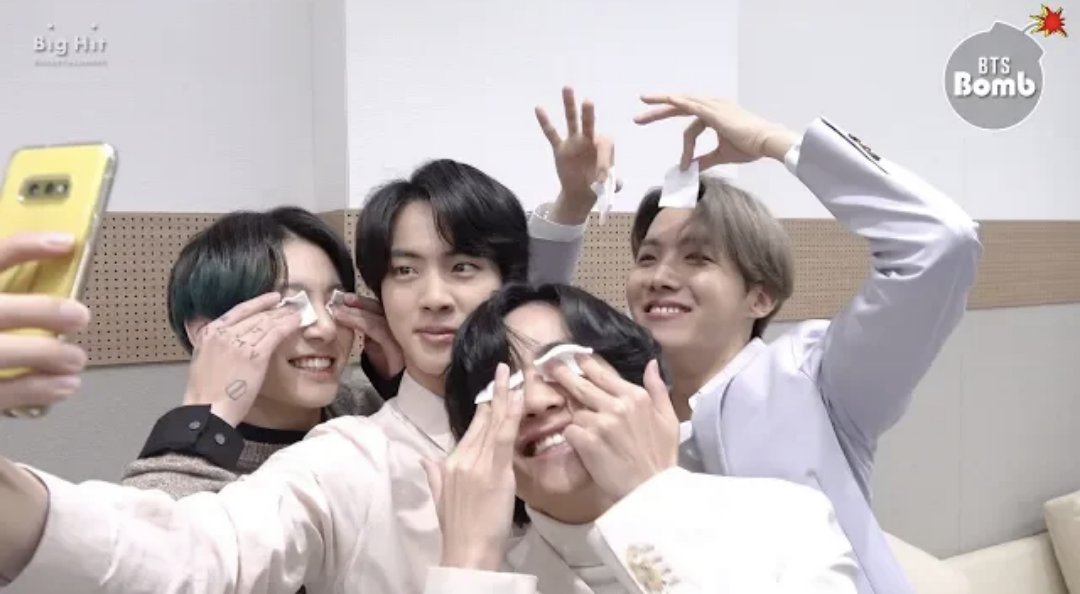 cocone_7777777's tweet photo. 📺YouTube / BANGTANTV
[BANGTAN BOMB] Jin's selfie time - BTS (방탄소년단)
🔗 https://t.co/JZ0o2Ay291

#BTS 💜 #2020BTS
#JIN セルカ📷🐹
ジャマする弟達
#jhope 🐿 #JIMIN 🐤
#V 🐻 #JungKook 🐰
※2020年2月24日『MAP OF THE SOUL : 7』グローバル記者会見が開催された時の様子🎥
2020.03.04up https://t.co/SOULuDa6Tq