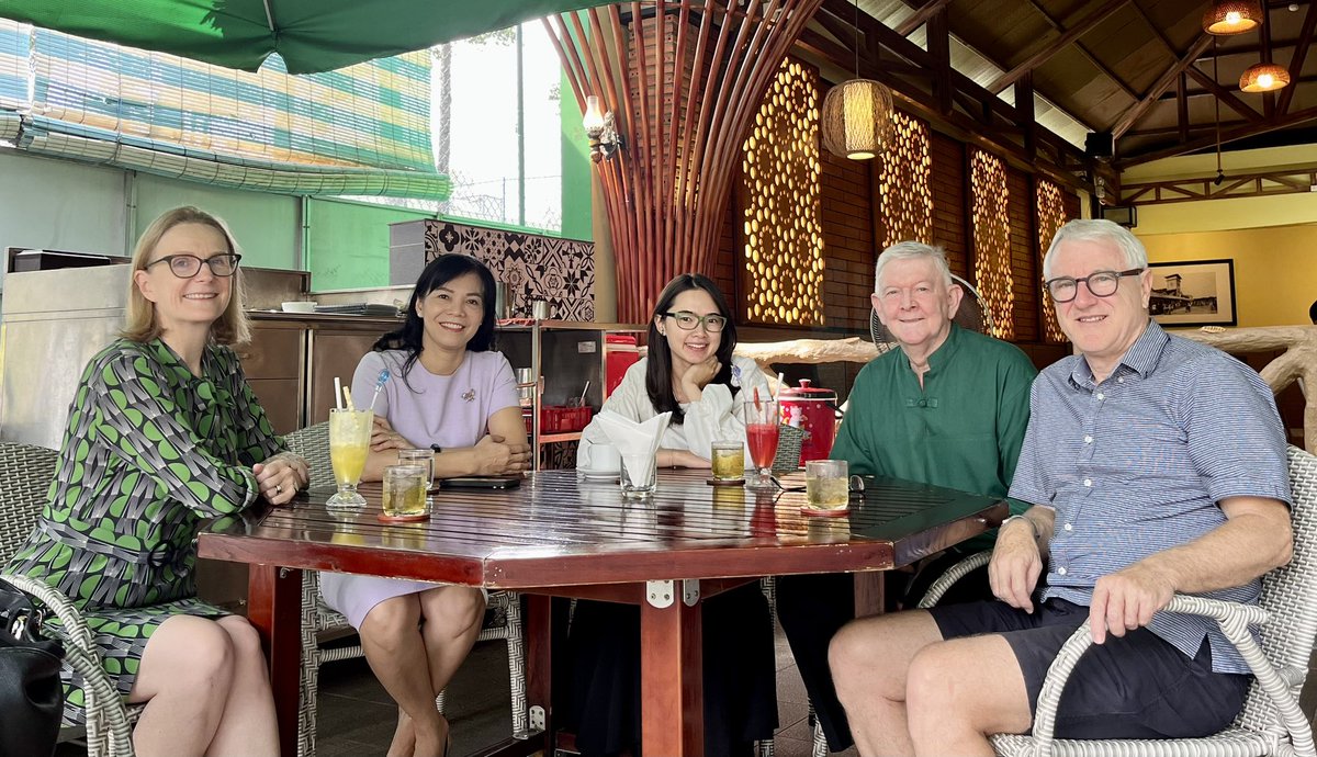 SaigonSarah's tweet photo. I was thrilled to catch up this week with rising star and #deakin uni student, Juliet Bao Ngoc Doling along with Ms Diep who leads HCMC’s most iconic building #reunificationpalace and great local historian Tim Doling. 🇻🇳 students in 🇦🇺 are doing amazing things! #gloriousashes https://t.co/yC9HlFNBH1