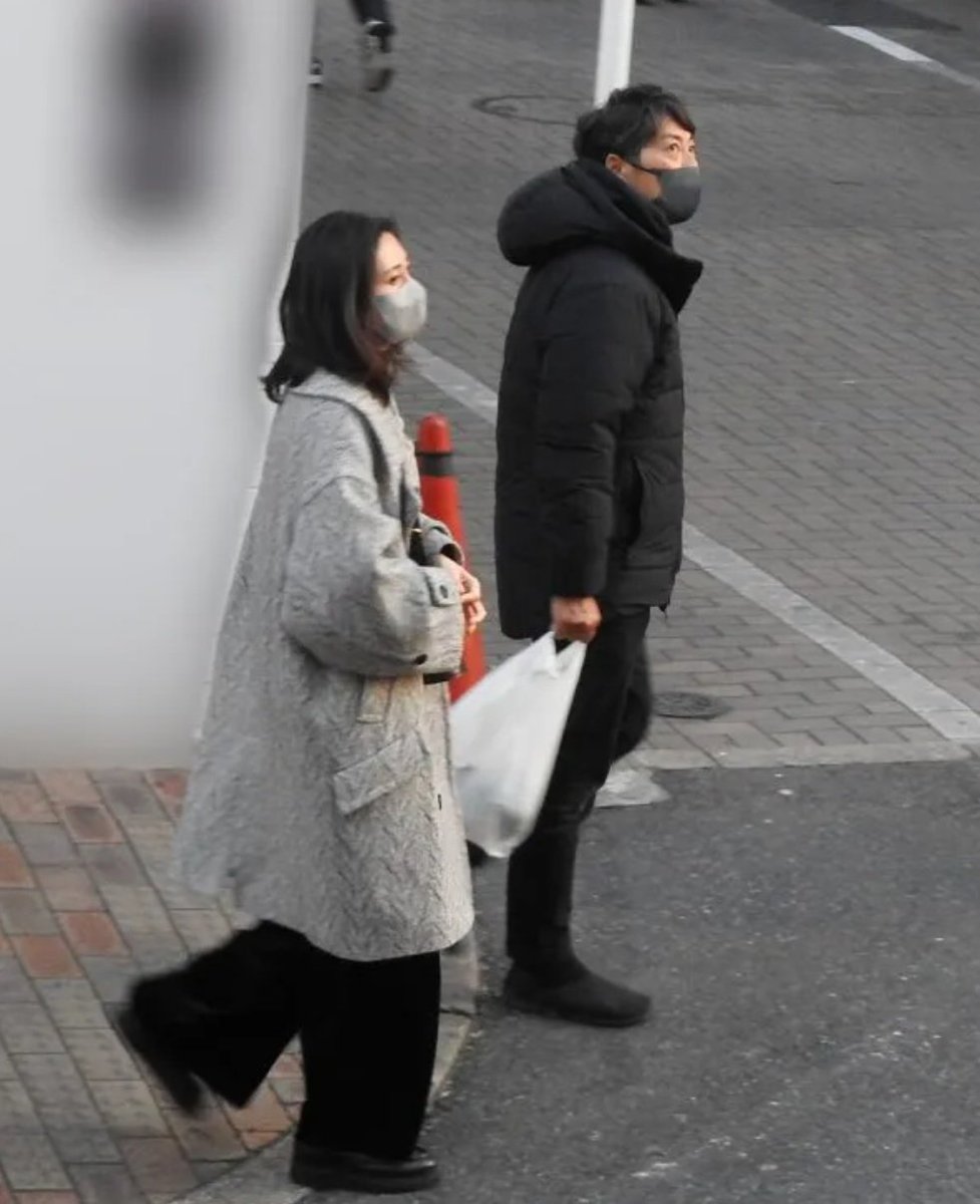 cloverblossoms_'s tweet photo. Sorimachi Takashi (49) and Matsushima Nanako (49) spotted on a date at Belgium French Fries restaurant.

They have been married since 2001.

https://t.co/K7y2Bqkd2n https://t.co/ZoPlCFdsU6