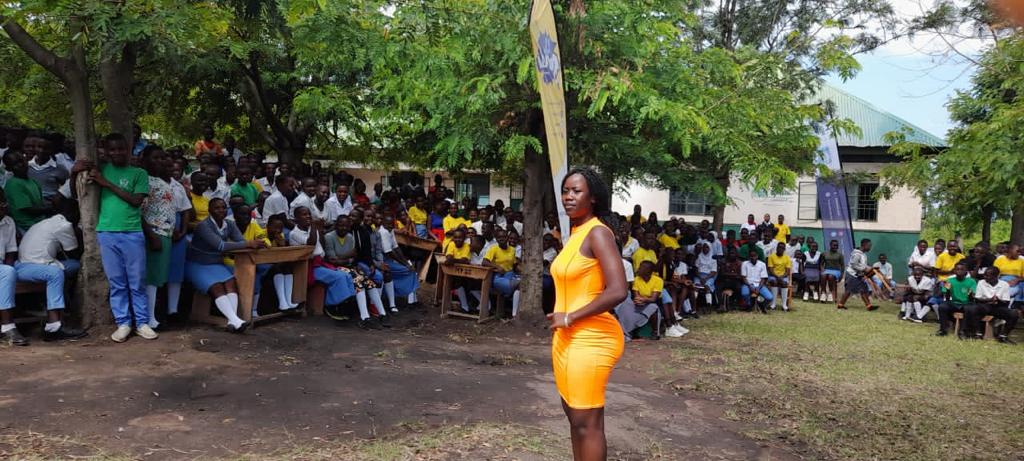 reachahand's tweet photo. Led by @AliRaffsanjan
our senior programs officer in this region, we partnered with local media personalities, artists, and the Teens Outreach program to cover topics like HIV/AIDS, substance abuse, spiritual growth, body changes, and career development.
#UdecideUG #GYMO23 https://t.co/ZIunaNGFTM