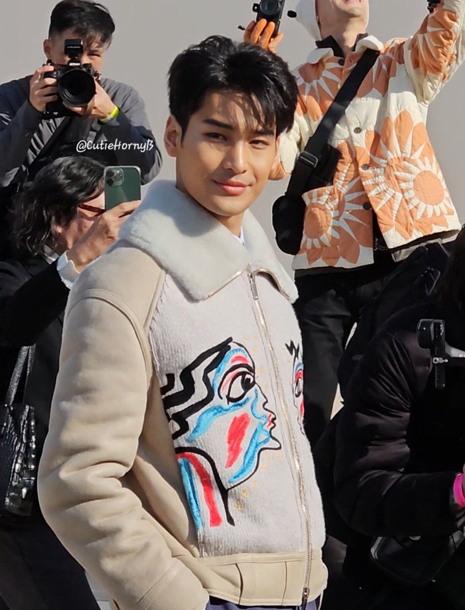 w_wling's tweet photo. @voguemagazine DIOR WITH NATTAWIN
 #ApoxDiorAW2023 
@Nnattawin1  @Dior https://t.co/piO7KyrXev