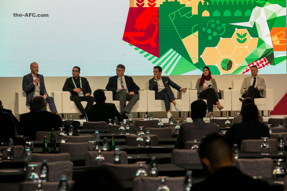 SYMPOSIUM 3: 
Discussing rehabilitation after sport-related concussion...
- Apply the latest evidence in sport-related concussion care.
- Relate the principles of balance &amp; sensorimotor treatment of concussion.
- Outline the neurocognitive treatment options for concussion