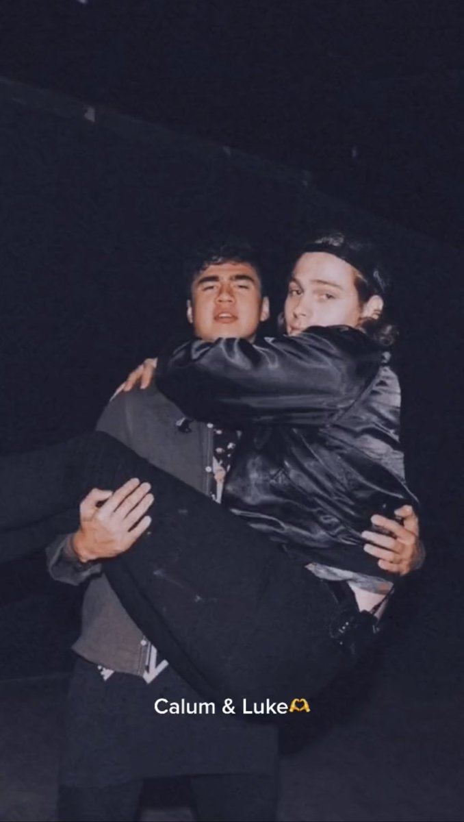 5SecsOfB0yband's tweet photo. When they https://t.co/oXszuTLSA5