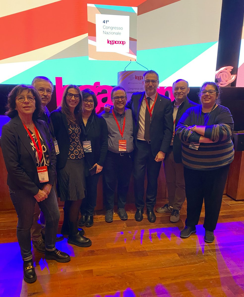 Ecco la delegazione Coop Reno al Congresso di Legacoop Nazionale. Un grande in bocca al lupo a Simone “è una promessa…quando guarderai a Coop Reno troverai sempre gente che ti darà una mano per il futuro del mondo cooperativo!”
#legacoop #noicoopreno #41congressolegacoop