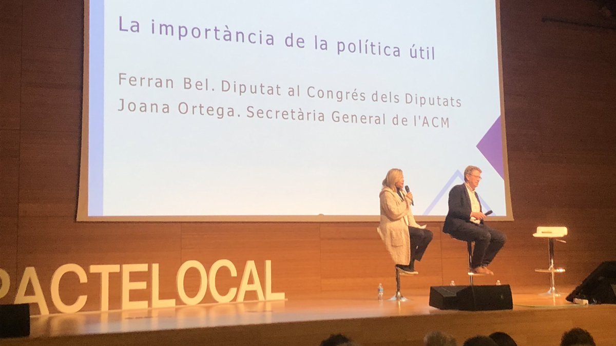 Oriolmuso's tweet photo. Avui a #Reus a la Convenció Municipalista d' #AraPacteLocal

Fem política útil
@PD_SantSadurni https://t.co/ibwrt10HKw