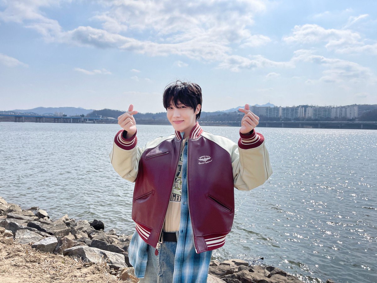 chelsbc's tweet photo. j hope 💓💓💗💗💖💘💖💗💖 https://t.co/95LD6Rm9NF