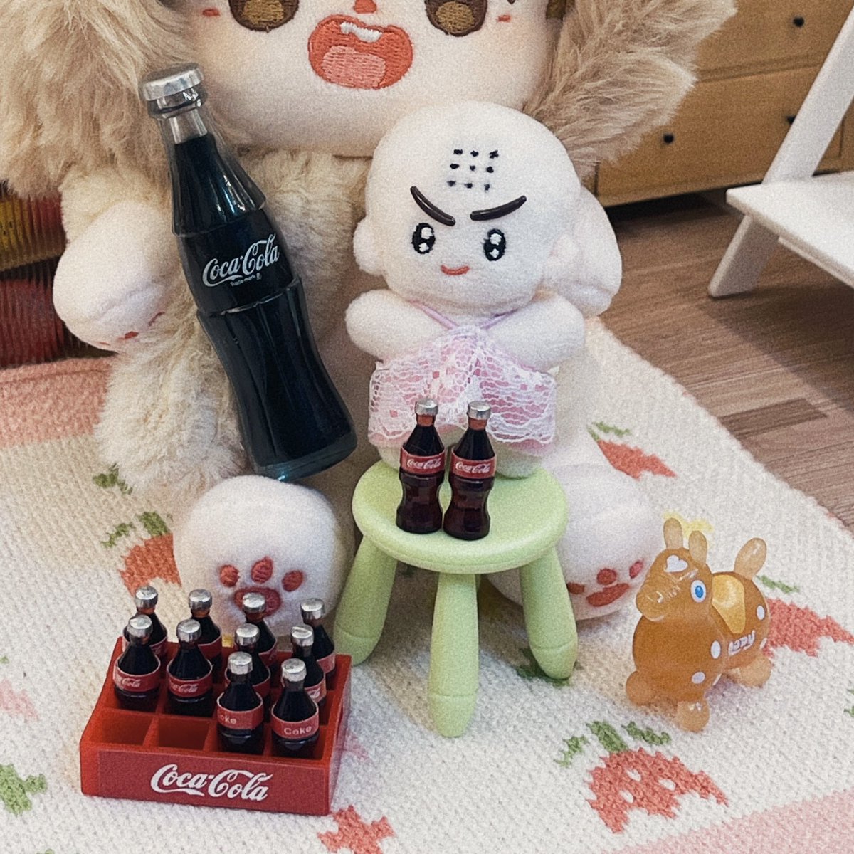 #알에서_나온_혜추리알
혜추리 콜라는 쪼끄만해