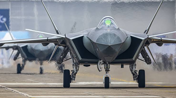 CallSignMujahid's tweet photo. With Indian GE is due in 2024..Modi is get prepared to launch an all out war with Paki before end of '23....China has offered 36 state of the art J÷20 stealth capable multi role fighter Jer to Pakistan on deferred payment basis such acquisition will ensure air superiority of PAF https://t.co/txUfAxknpP