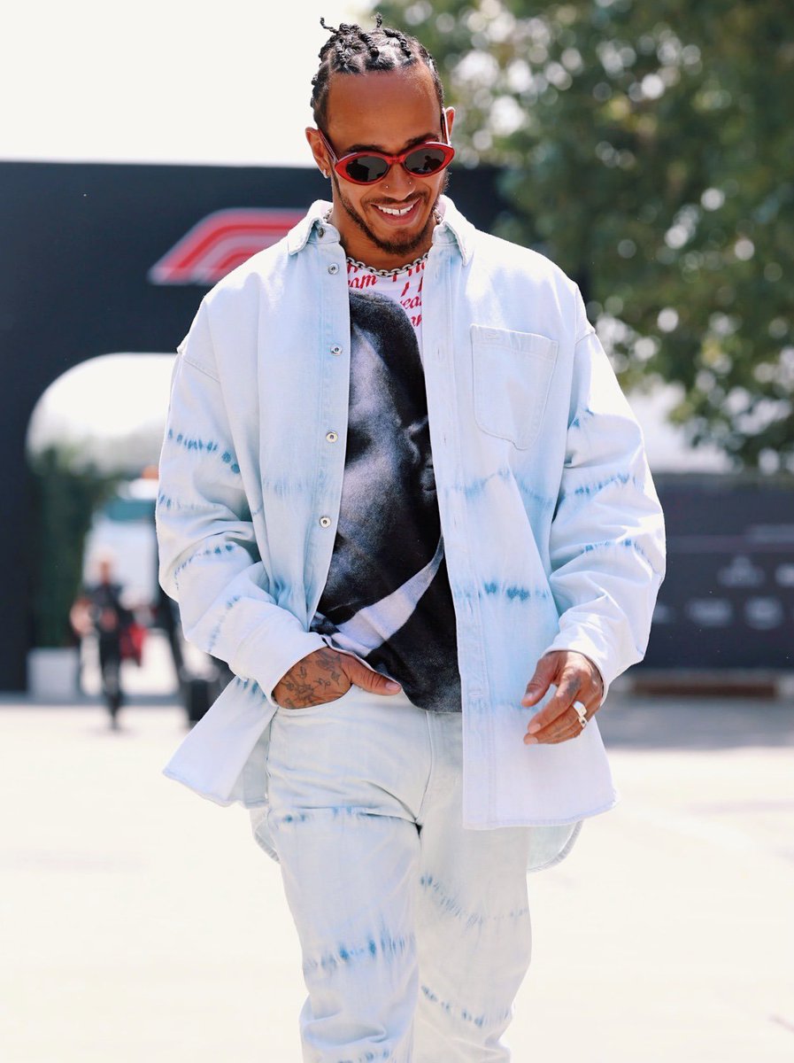Lewis Hamilton pictures that will make you smile (@smilinglewis44) on Twitter photo 