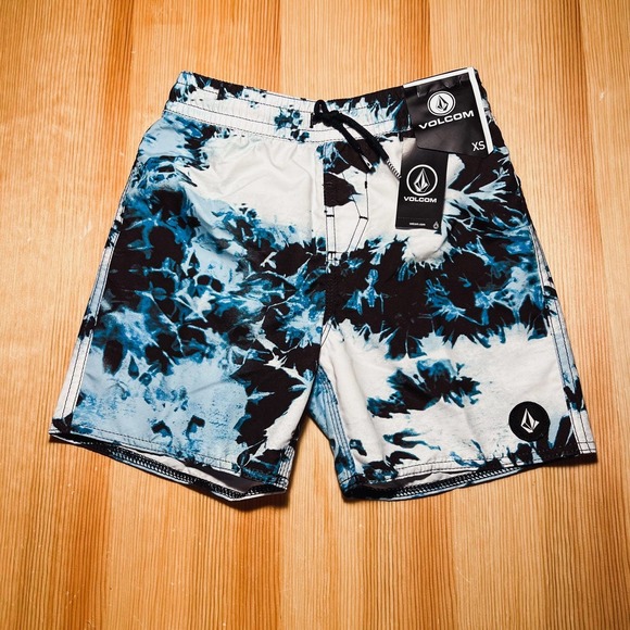 VBanksDesigns's tweet image. So good I had to share! Check out all the items I'm loving on @Poshmarkapp #poshmark #fashion #style #shopmycloset #volcom: posh.mk/hRVRMyZjTxb