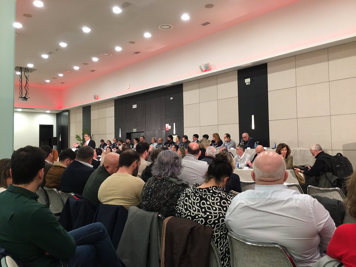 psoeteo's tweet photo. Día importante para o PSOE DE TEO. Hoxe no Comité Provincial apróbase a candidatura ás municipais de maio, encabezada por @uxialemus 
Fala @patxilopez sobre a relevancia destas eleccions. 
#socialistasfacendoconcello https://t.co/Xn28fPrcD0