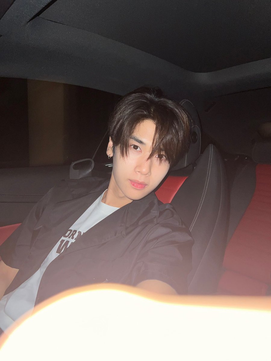 dunknatachai's tweet photo. late night dinner https://t.co/ERK9EMr1QD