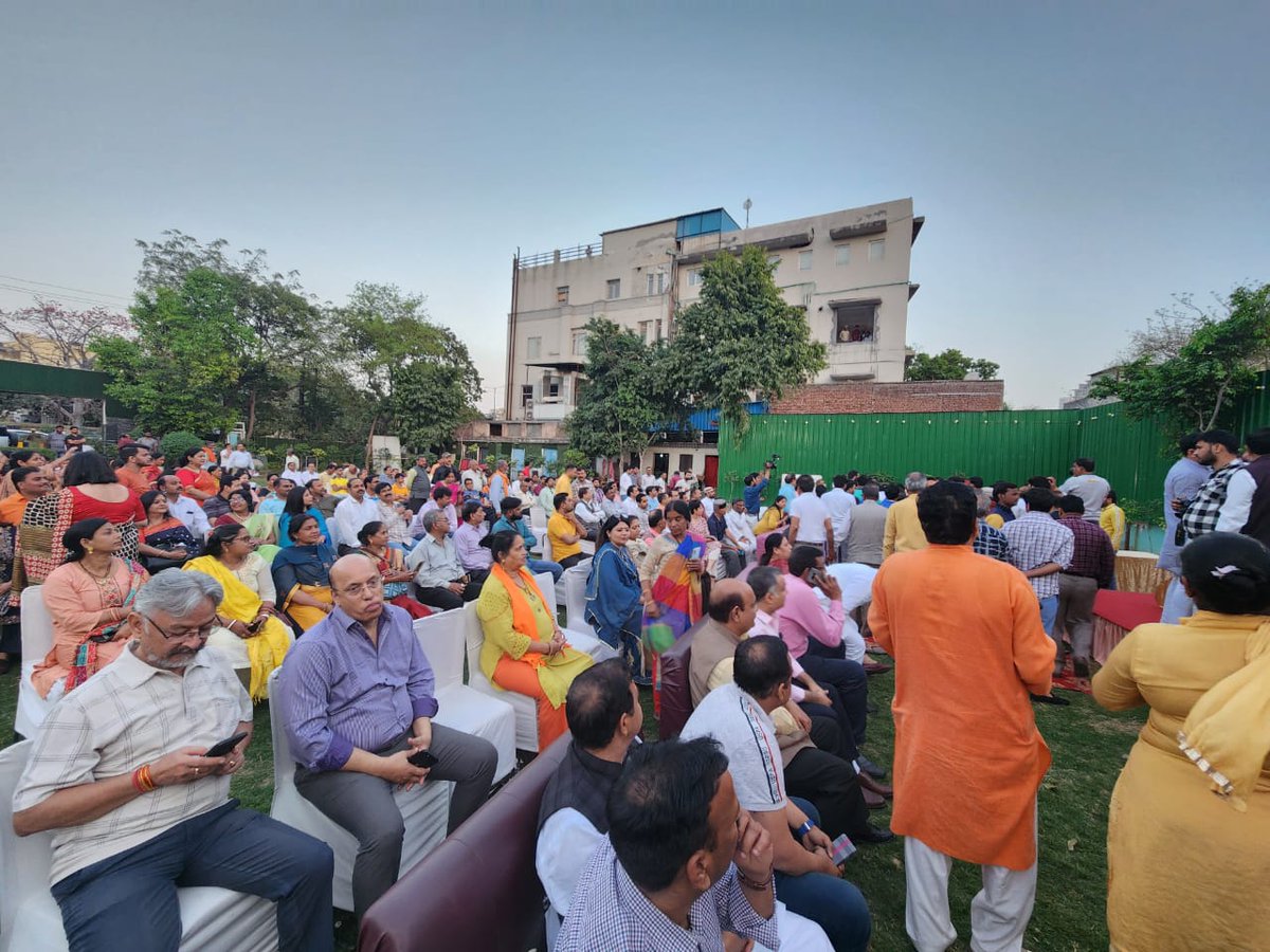 NPSinghOfficial's tweet image. भाजपा नोएडा द्वारा होली मिलन समारोह पंजाबी क्लब सेक्टर 29 नोएडा में आयोजित किया गया व त्रिपुरा राज्य प्रभारी के रूप में प्रचंड जीत दिलाने पर डॉ महेश शर्मा जी (पूर्व मंत्री एवं सांसद) का भव्य स्वागत किया गया|
#holifestival #bjpnoida @dr_maheshsharma @Manojguptabjp