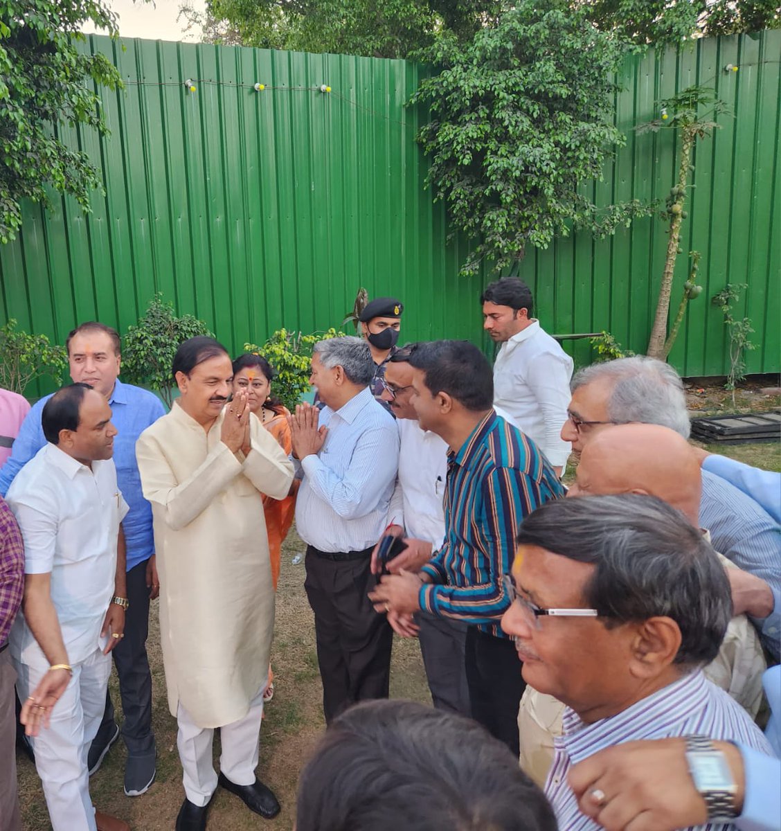 NPSinghOfficial's tweet image. भाजपा नोएडा द्वारा होली मिलन समारोह पंजाबी क्लब सेक्टर 29 नोएडा में आयोजित किया गया व त्रिपुरा राज्य प्रभारी के रूप में प्रचंड जीत दिलाने पर डॉ महेश शर्मा जी (पूर्व मंत्री एवं सांसद) का भव्य स्वागत किया गया|
#holifestival #bjpnoida @dr_maheshsharma @Manojguptabjp