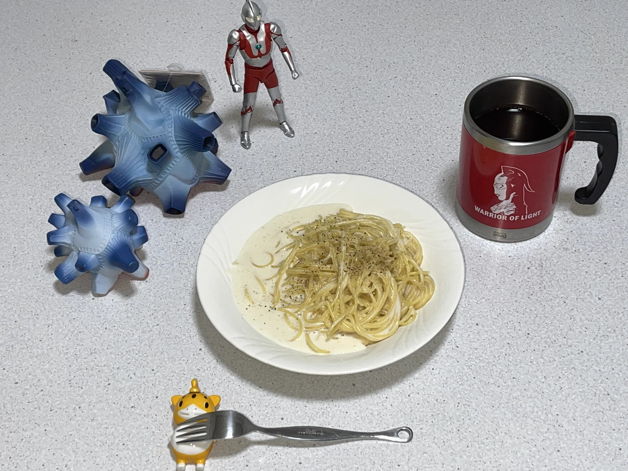 今日の夕餉はリュウジさん作のクリームパスタ🍝
ホワイトソースのパスタは初挑戦でしたが、そんな僕でも美味しく作れました♪  