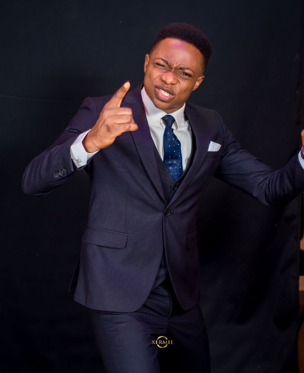 OluwadammyUp's tweet image. LIFE IS ONE, GIVE IT YOUR BEST SHOT!

Heard this word from @pmavisorji during my undergraduate days so much that I could not but take my life serious....seriously😂

I am grateful to have been blessed by your selfless fatherhood even till now sir.
#Ilovepmavis #ilovePMavis #PTCC