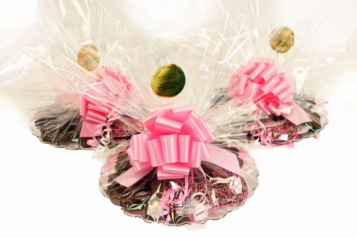 SuziSweetShoppe's tweet image. Spring is almost here🌷and with it comes so many special celebrations. 🎉 

Easter, graduation parties 🎓 bridal showers 🎁 holy communions, and more. 

Every occasion is better with one of Suzi's party platters. 😍 Give us a call to plan your perfect platter today!
732-796-0115