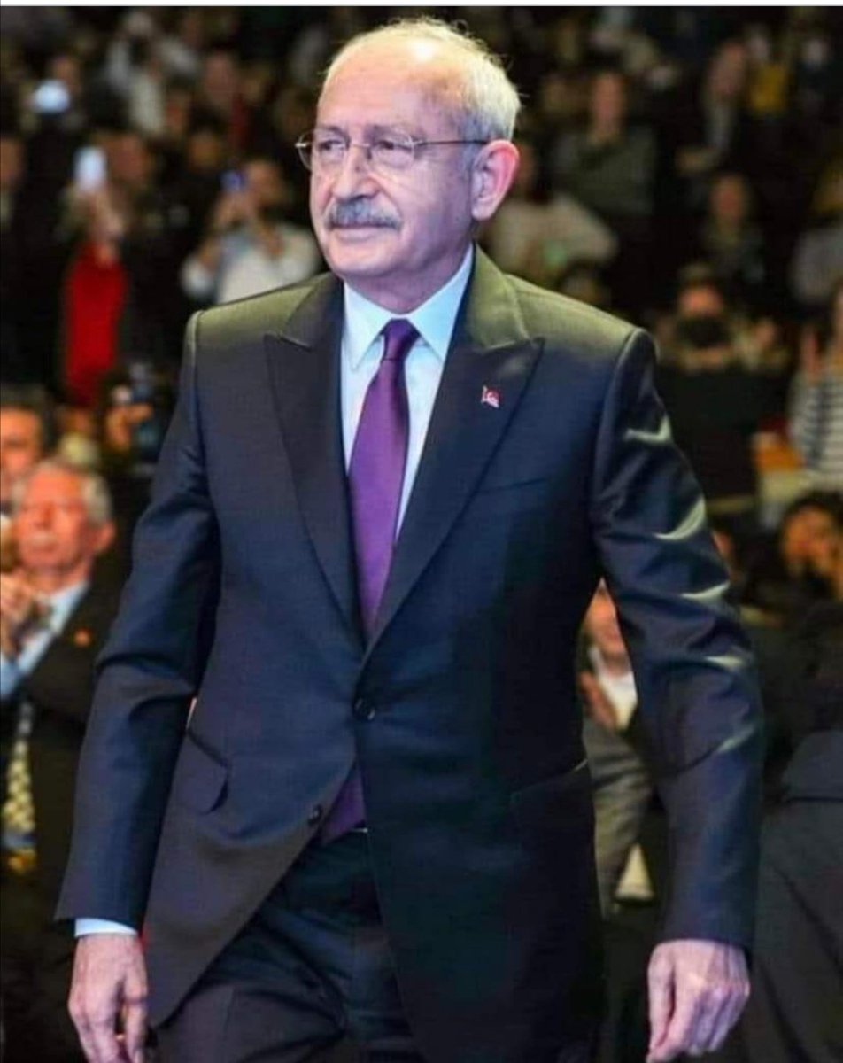 Hiç merak etmeyin
Milletin geleceğini yine Milletin azim ve kararlılığı belirliyecektir.
Milletimizin feraseti büyüktür.