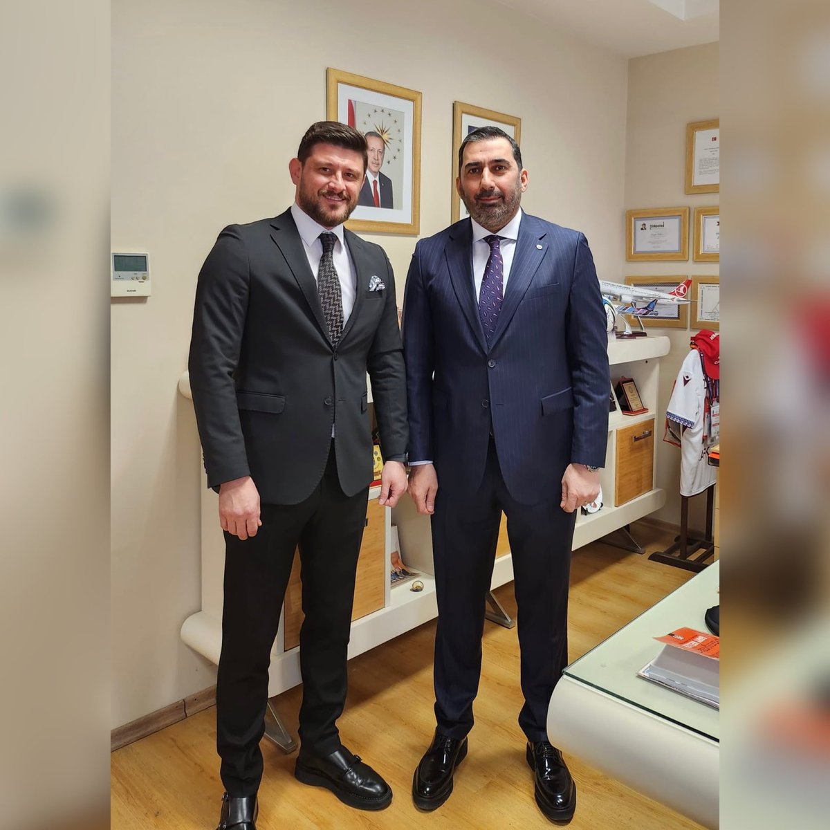 oggdernegi's tweet photo. 1-
DOKASİFED’in Yönetim Kurulu Başkanlığına, TÜRKONFED Yönetim Kurulu Üyesi, bir önceki dönem OGİD Başkanımız ve halen yönetim kurulu üyemiz;  Aktaşlar Lezzetler Grubu Yönetim Kurulu Üyesi Samet Aktaş seçildi… https://t.co/Gmo9EMX7Xe