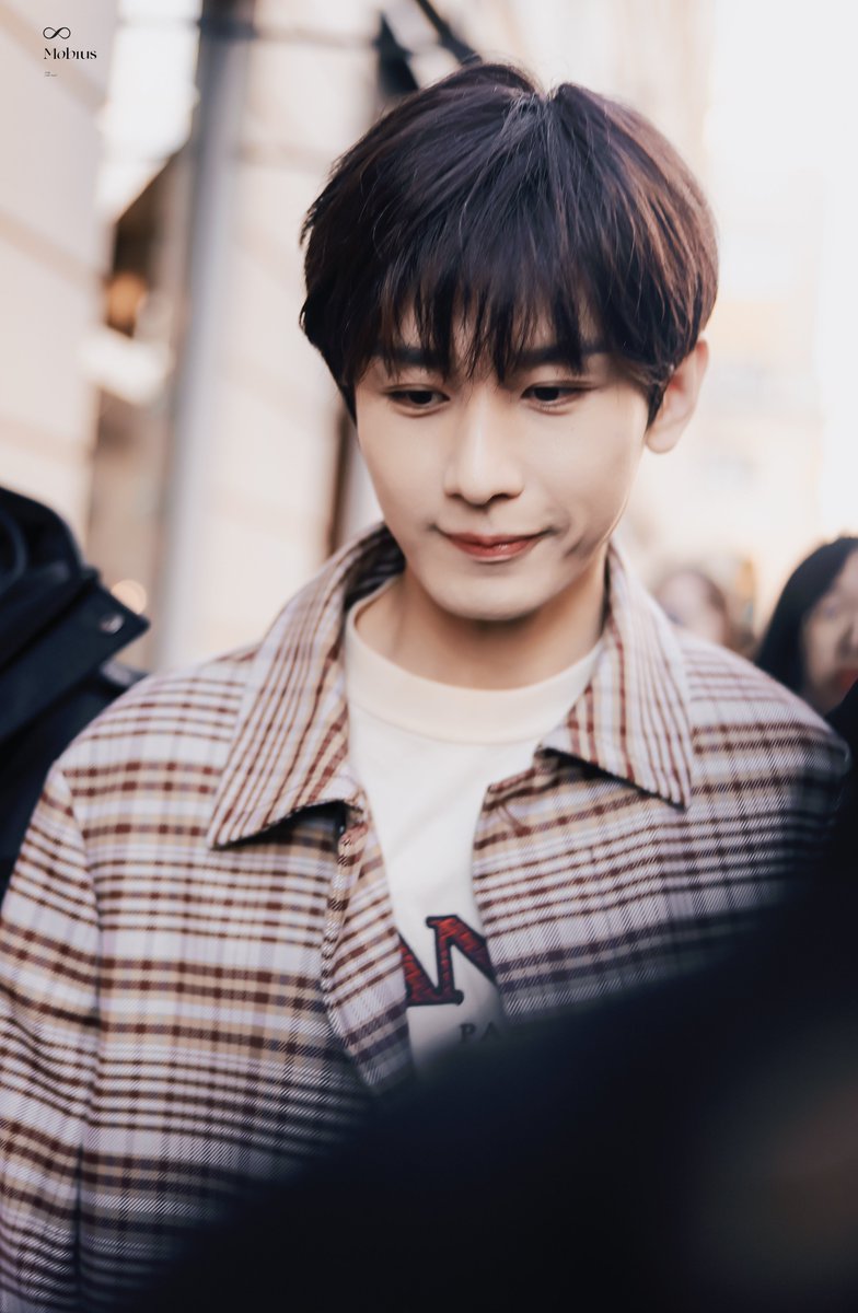 2023/03/03 𝙑𝙞𝙨𝙞𝙩 𝙇𝙖𝙣𝙫𝙞𝙣 𝙨𝙩𝙤𝙧𝙚

Go back to the hotel

paris fashion week <a href="/Lanvin/">LANVIN</a>
ChengYiLanvinxParis
#ChengYiLanvinxParis