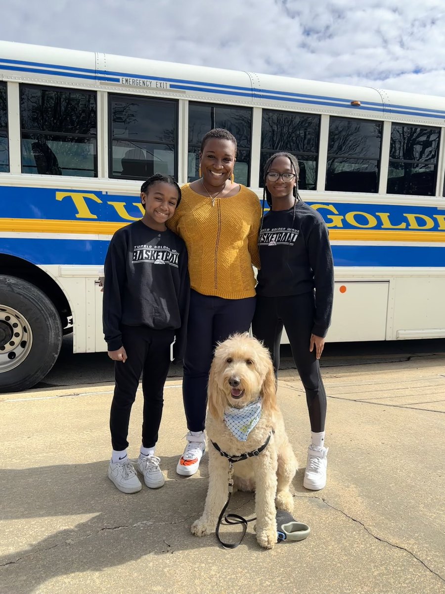 msjonesthomas's tweet image. It’s Game Day!!! While I’m headed south to help @Lady_Wave_Bball get this Gold Ball… I’m Sending My Loudest Cheers to @goldenwavebsb @TupeloTF  @THS_Tennis @THSShowChoir  @THSWavely and THS Powerlifting 💪🏽💪🏽💪🏽 It’s a great day to be a wave!! Let’s Go 💙💙💛💛