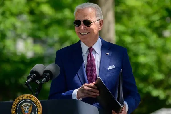 Miti_Blue's tweet photo. Are you proud of President Biden? β https://t.co/bl4XrnvlJT