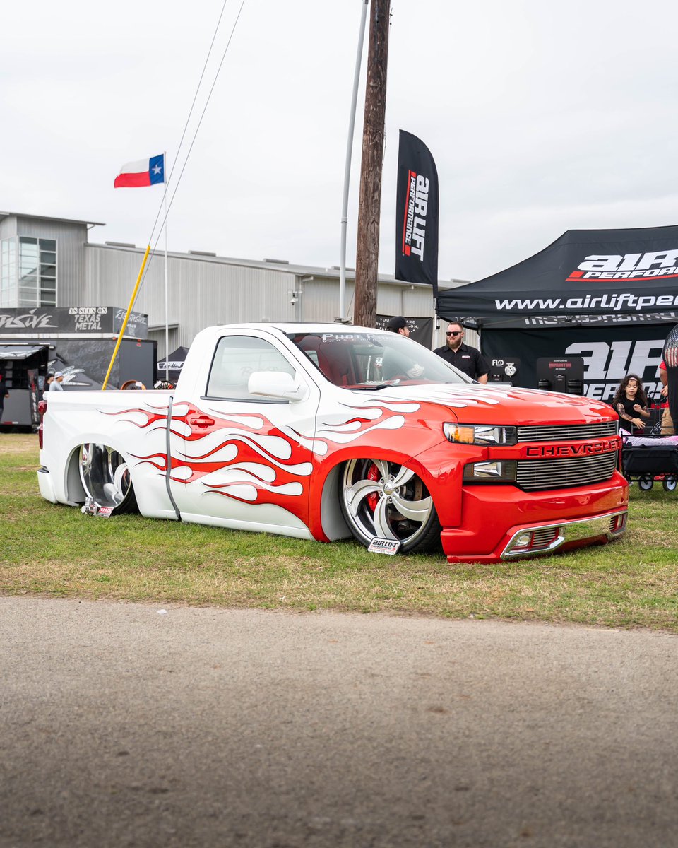 GeeShotz92's tweet photo. Which one yall taking?
@TrucksPointless https://t.co/IzWmD9b8C3