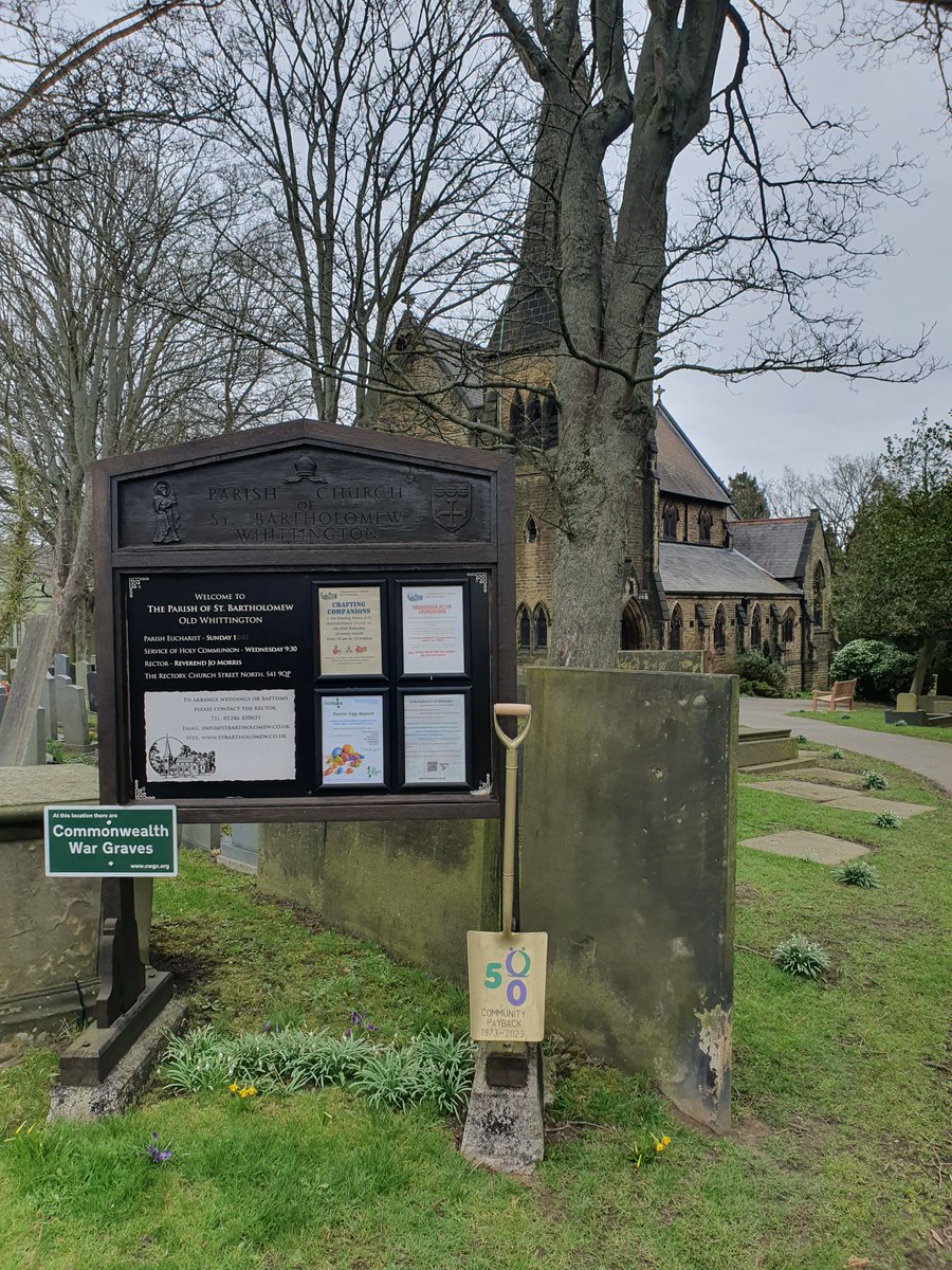 empscommunityp1's tweet photo. Lovely #Derbyshire #Partnership between #Derbyshire #CommunityPayback &amp; local Church Beneficiary, where Supervisor Mel and #PoP Team construct and install a number of nice Robin/Bird Boxes.  #CP50 @emidexecteam https://t.co/pkMwr6OSEx