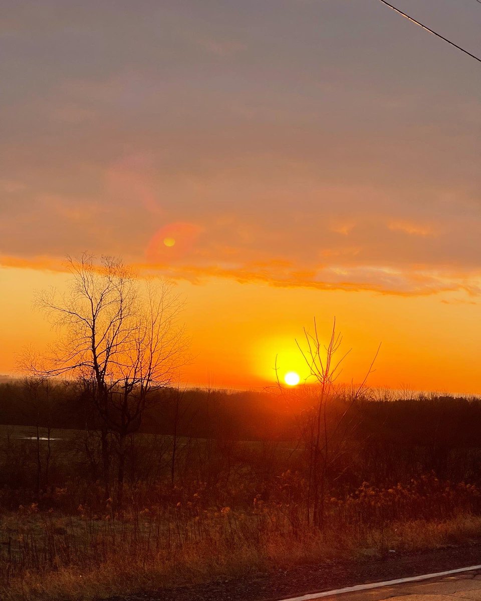 Witham_85's tweet photo. @weatherchannel Vassalboro, ME #SunRise https://t.co/J5qp74vGFT