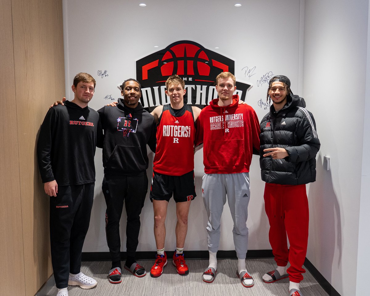 Andrew Fulin, Aundre Hyatt, Oskar Palmquist, Paul Mulcahy and Caleb McConnell will walk on Senior Night tomorrow vs. Northwestern at 7:30 PM. ♥️

#TheKnighthood🛡️⚔️
