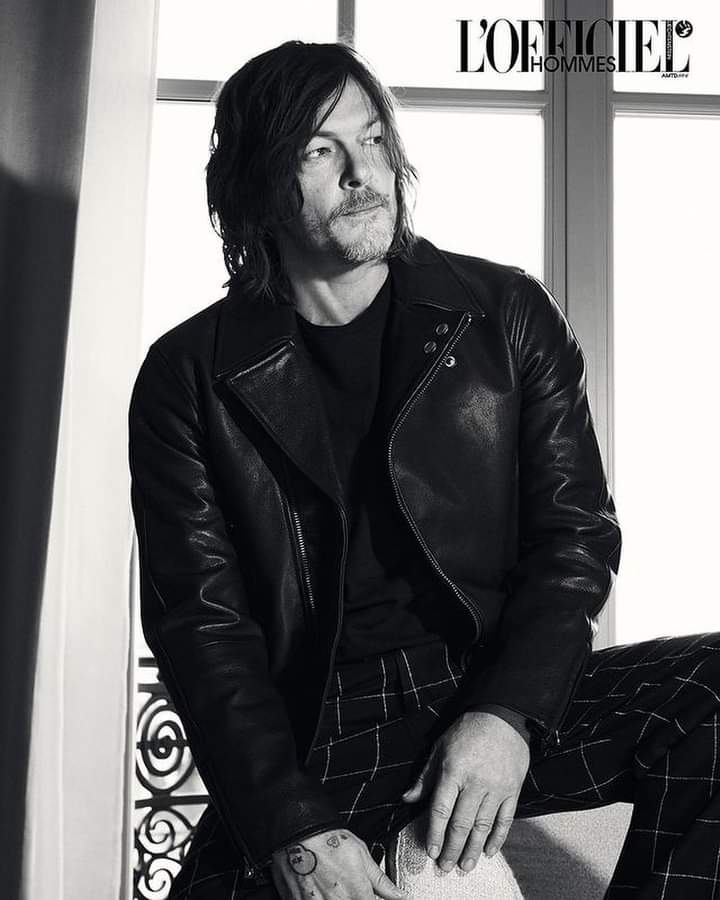 FansTWD3's tweet image. Norman Reedus en la revista Francesa "L'Officiel" #NormanReedus 💖 @wwwbigbaldhead
